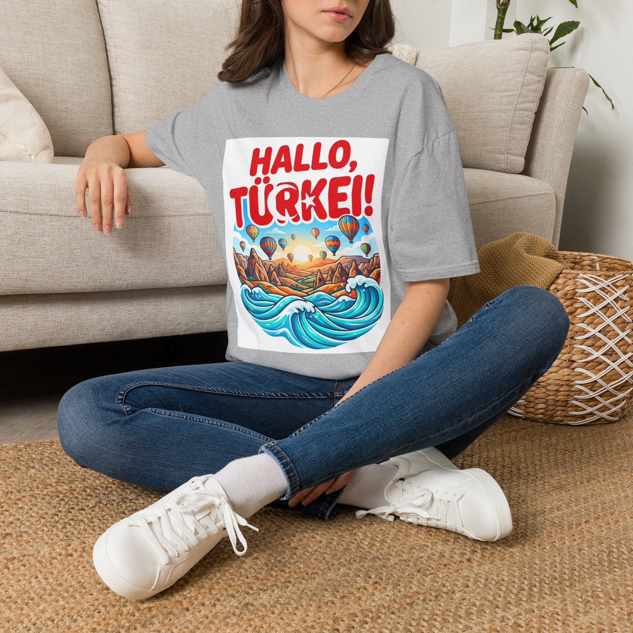 Hallo, Türkei! T-Shirt — Colorful Turkish Travel Graphic Tee