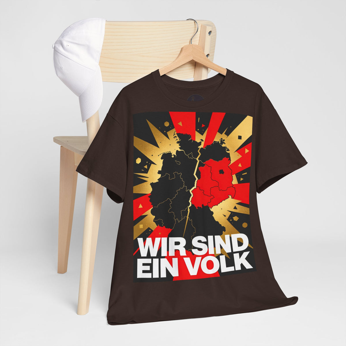 T-Shirt „WIR SIND EIN VOLK“ - Erinnerung, Retro‑Poster‑Style