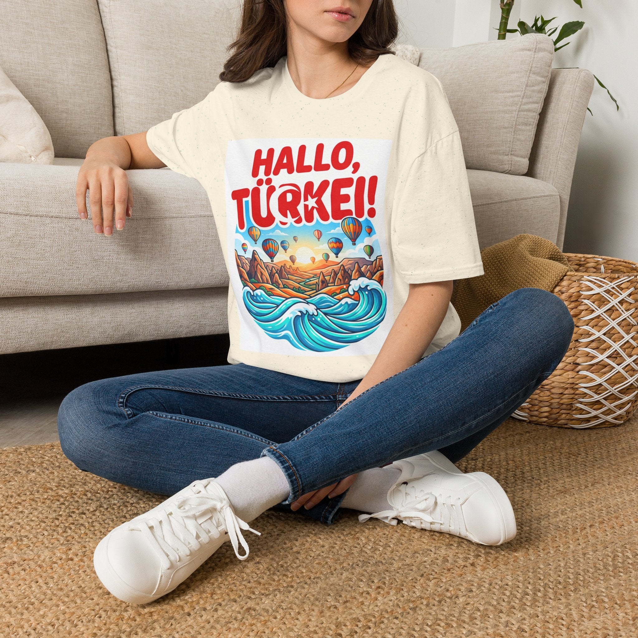 Hallo, Türkei! T-Shirt — Colorful Turkish Travel Graphic Tee