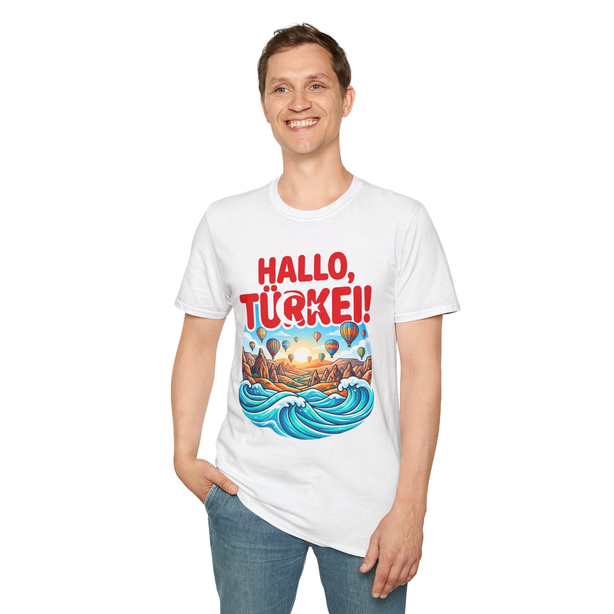 Hallo, Türkei! T-Shirt — Colorful Turkish Travel Graphic Tee
