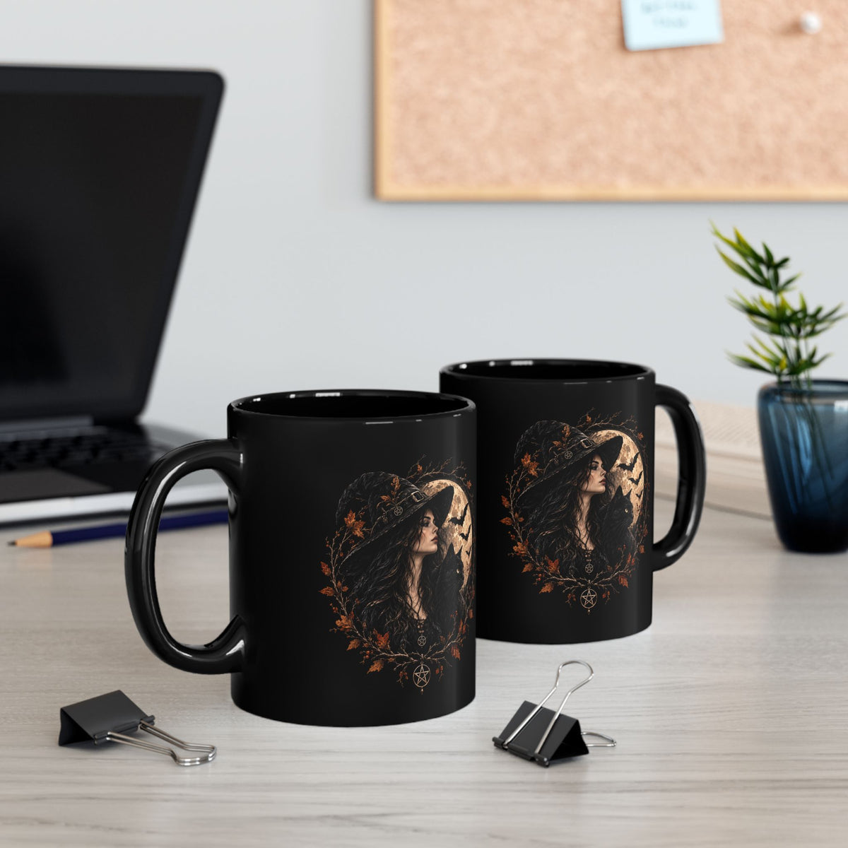 Schwarze Keramiktasse mit Hexenmotiv für Kaffee und Tee