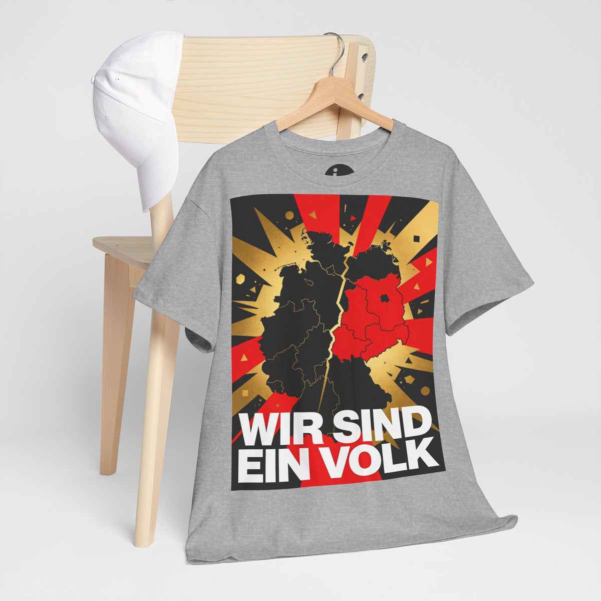 T-Shirt „WIR SIND EIN VOLK“ - Erinnerung, Retro‑Poster‑Style