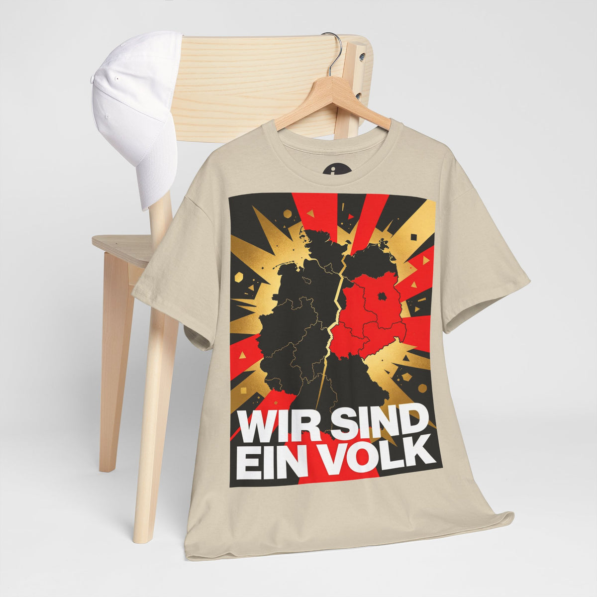 T-Shirt „WIR SIND EIN VOLK“ - Erinnerung, Retro‑Poster‑Style